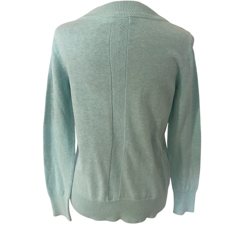 Vineyard Vines Turquoise baby blue V neck fitted sweater, XS - Picture 7 of 9